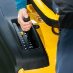 Traktor kosačica Cub Cadet XT2 QR106 - 106cm - 726 cc V-TWIN Kawasaki - Hydrostatic - sa sakupljačem - Slika 3